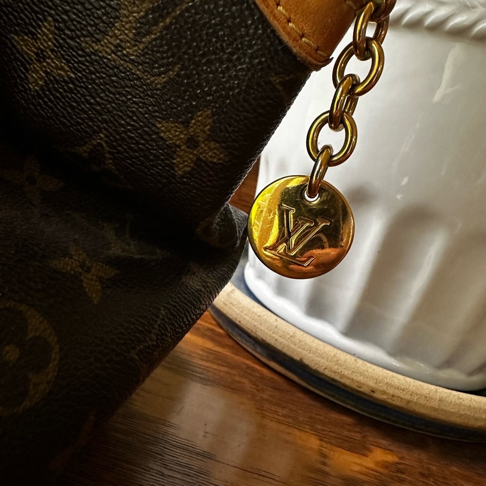 SOLD Louis Vuitton Tivoli GM - Picture 7 of 12